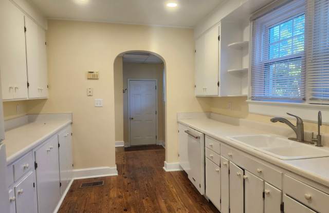 4 Bedroom 2 Bath home in North Chattanooga, TN Gallery 4