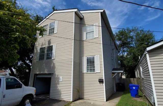 1536 W 40th Street photos photos