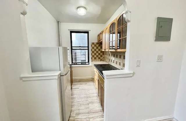 1068 Ward Avenue Gallery 4