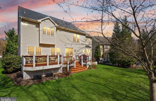 43941 RIVERPOINT Drive Gallery 3