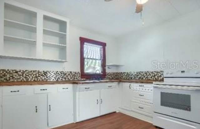 512 4TH AVENUE NW Gallery 3