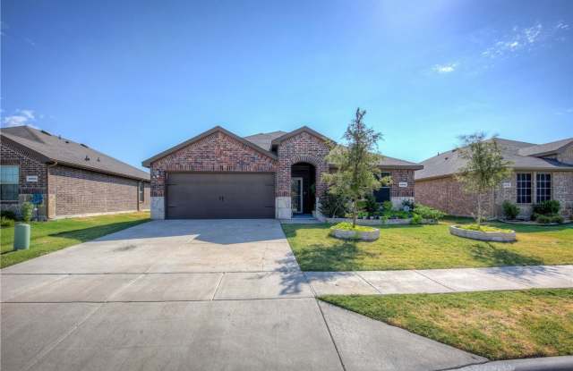 Step into the ultimate blend of comfort and style with this remarkable 4-bedroom, 2-bathroom home. photos photos