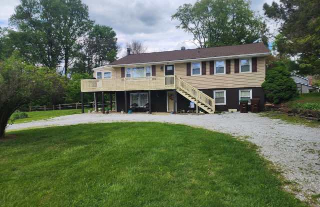 9 SNOWBIRD Trail - 9 Snow Bird Trail, Carroll Valley, PA 17320 9 SNOWBIRD Trail - 9 Snow Bird Trail, Carroll Valley, PA 17320