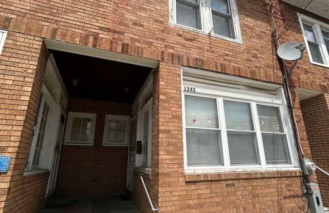 1243 Dayton St Gallery 3