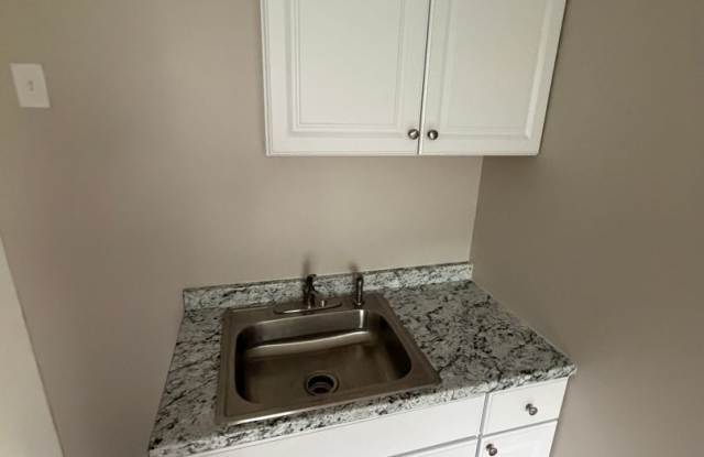 Studio Apartment for Rent – Utilities Included! Gallery 4