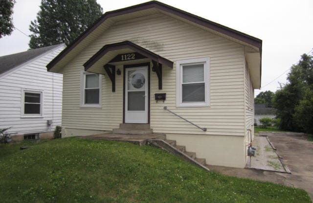 1122 E Loren St - 1122 East Loren Street, Springfield, MO 65807