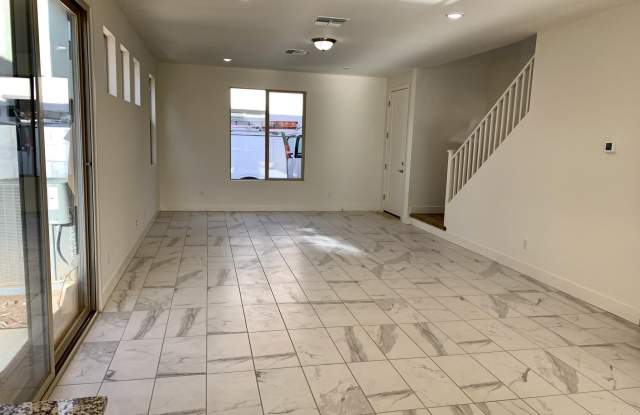 4933 S TUNE -- Gallery 3