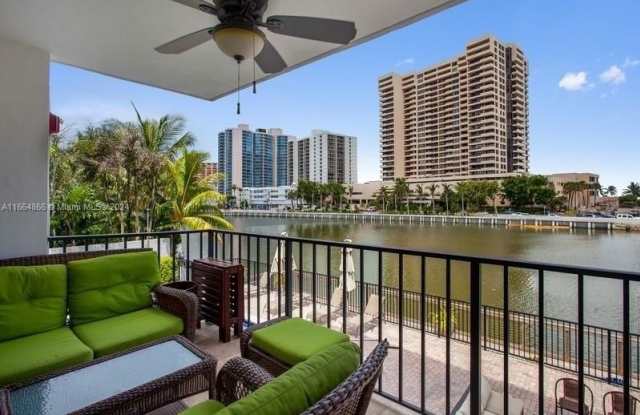2455 Flamingo Dr Gallery 2
