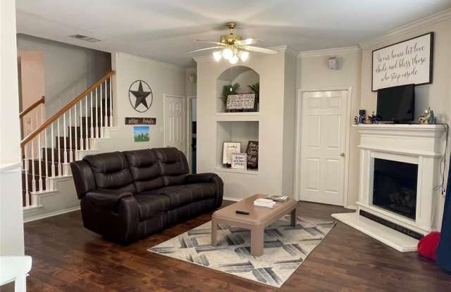 410 Stonebridge Circle Gallery 3