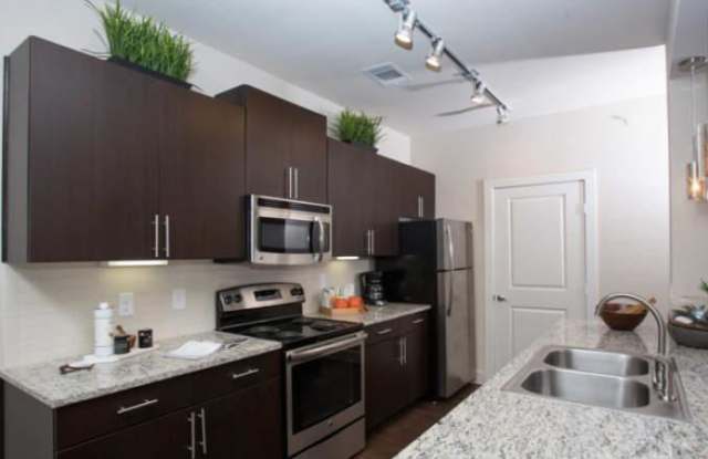 11274 Ranch to Market 2222 Gallery 2