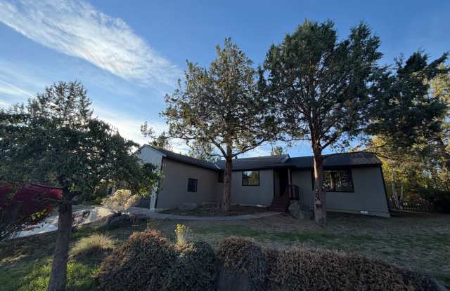 3 Bedroom / 2 Bathroom Home in NE Bend. Gallery 3