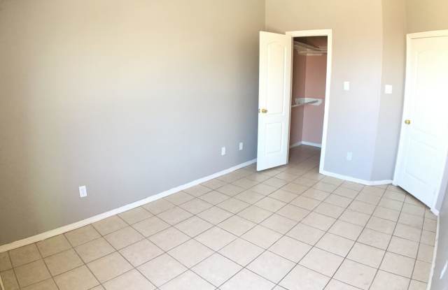 3200 Hill Crest Dr Gallery 4