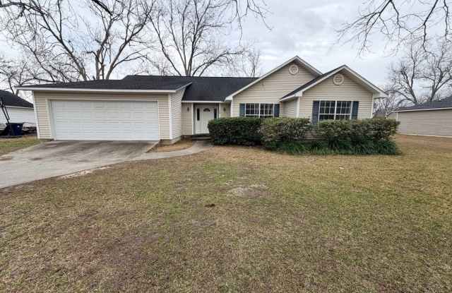 3 Bedroom 2 Bath Home in Ray City, GA - 122 Beaver Street, Ray City, GA 31645