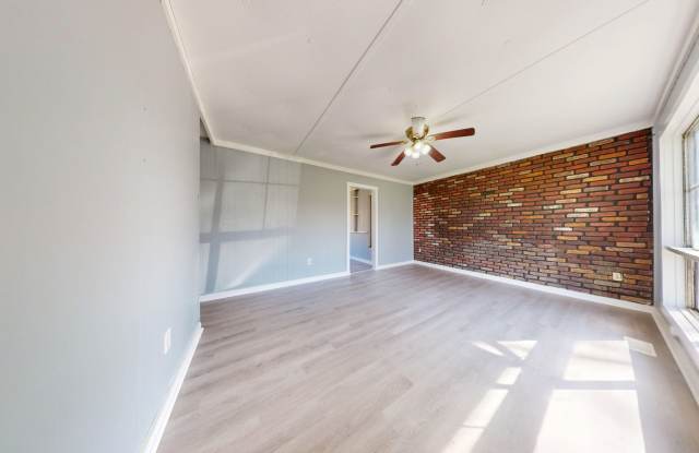 Madison Schools, 3 Bedroom Ranch! Gallery 3