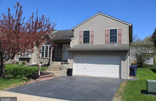 136 WYNEBERRY DRIVE photos photos