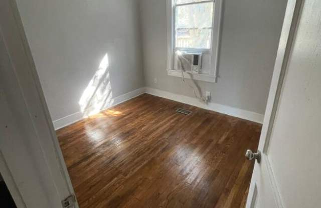 2918 Lexington Gallery 4