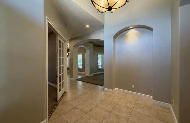 SPACIOUS HOME FOR RENT! Gallery 3