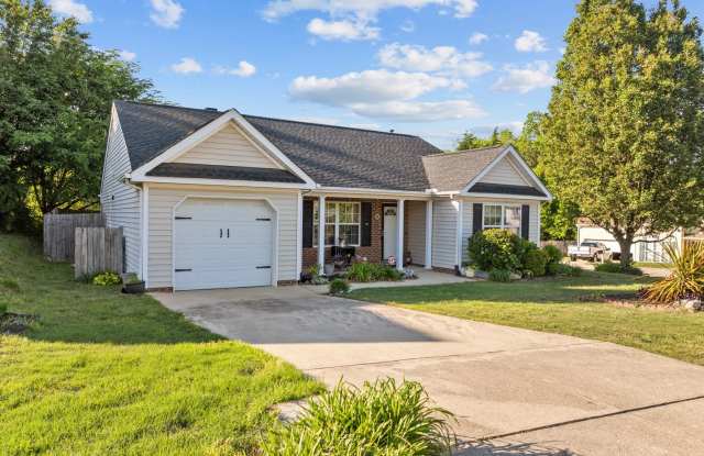 Charming Brick Ranch – Cozy & Updated! Gallery 4