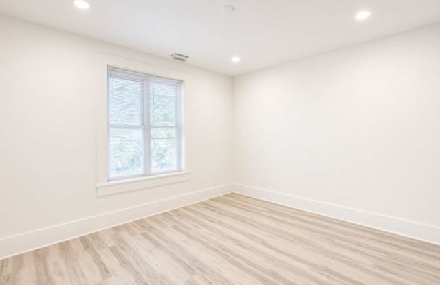 4347 W Irving Park Road Gallery 4
