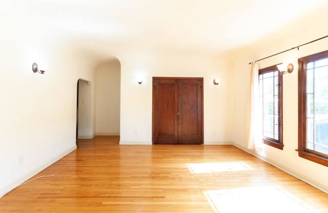 1901 N. Commonwealth Ave, Apt, 5 #5 Gallery 3