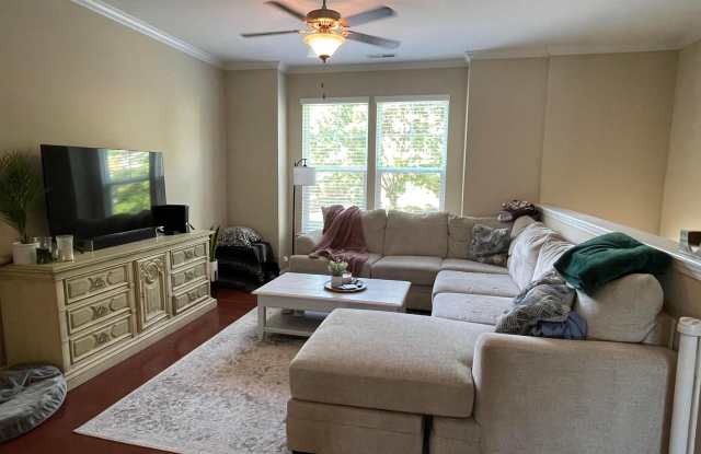 1002 Summerhouse Road Gallery 2