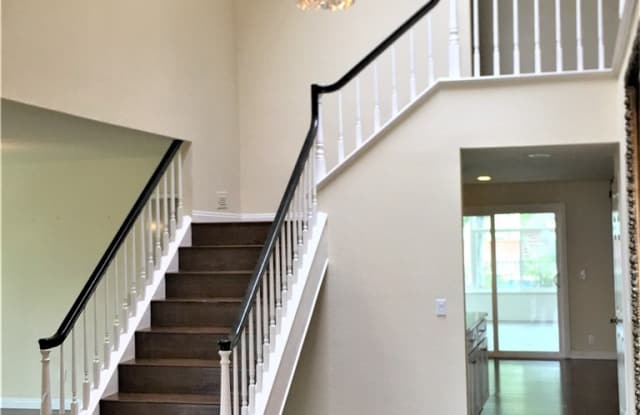 3142 E Hillside Drive Gallery 3