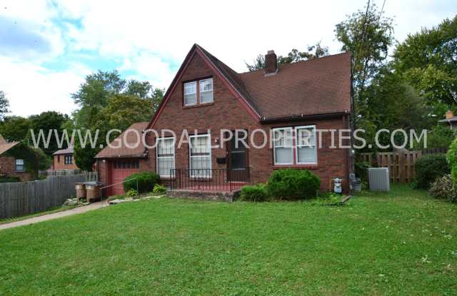 4 Bedroom Brick home in Windsor Heights cul-de-sac photos photos