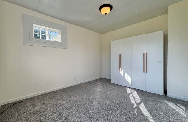 5203 North Evergreen Road Gallery 4