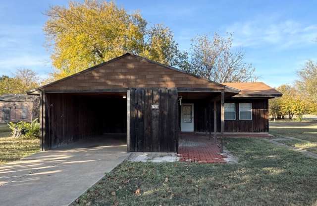 1205 NW Euclid - AVAILABLE NOW! - 1205 Northwest Euclid Avenue, Lawton, OK 73507