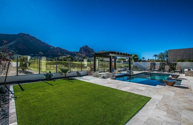 5587 E VALLEY VISTA Lane Gallery 4