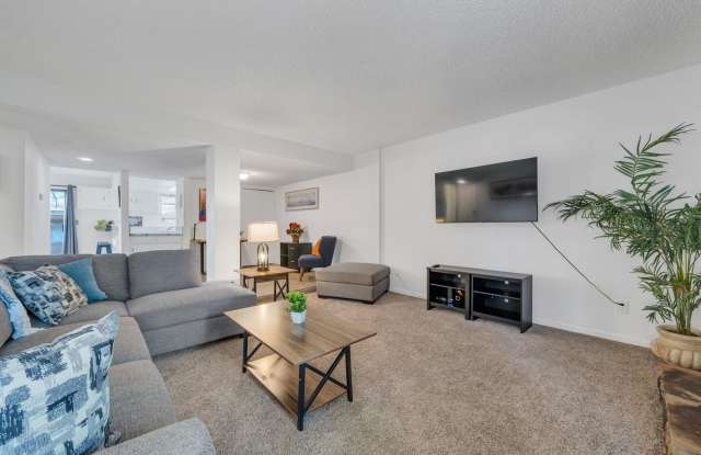 Old SW Charming home with HOA Pool! Gallery 4