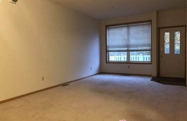 3640 Lawndale Lane N Gallery 2