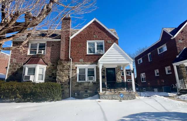 Stunning 3-Bed Twin Home in Lansdowne! Available May 1st! photos photos