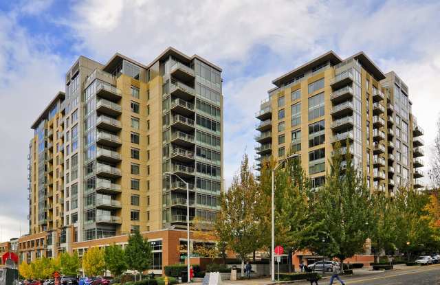 Great 2bd/2ba modern town home located in the center of South Lake Union W/S/G and ( 2) parking spaces included! photos photos