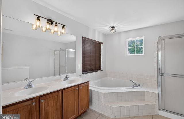 48262 EASTON Court Gallery 4