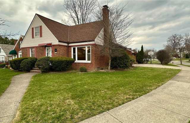23211 Fernwood Drive photos photos