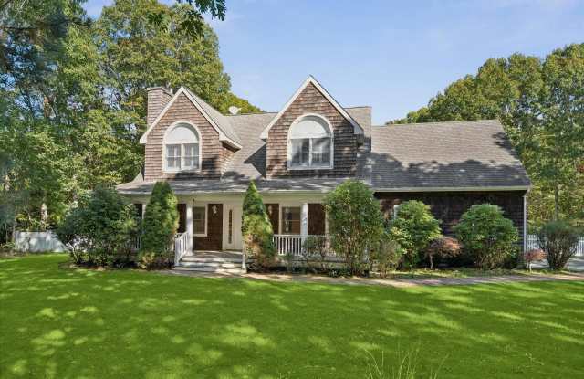 4 BENNETT DR Gallery 1