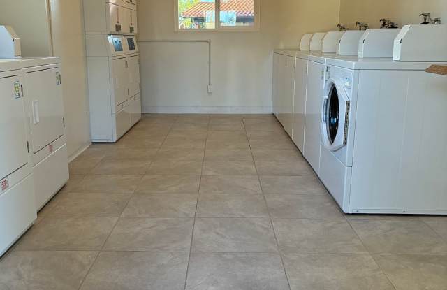 Mission Plaza Apartment Homes Gallery 3