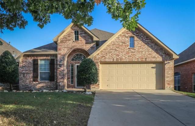725 Red Elm Lane - 725 Red Elm Lane, Fort Worth, TX 76131