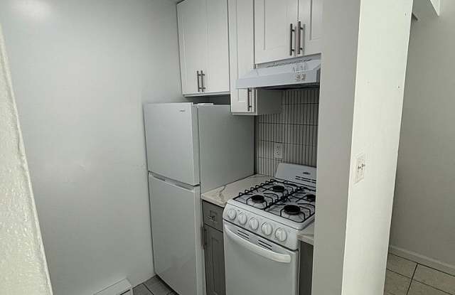 5816 85th St Apt 1C Gallery 3