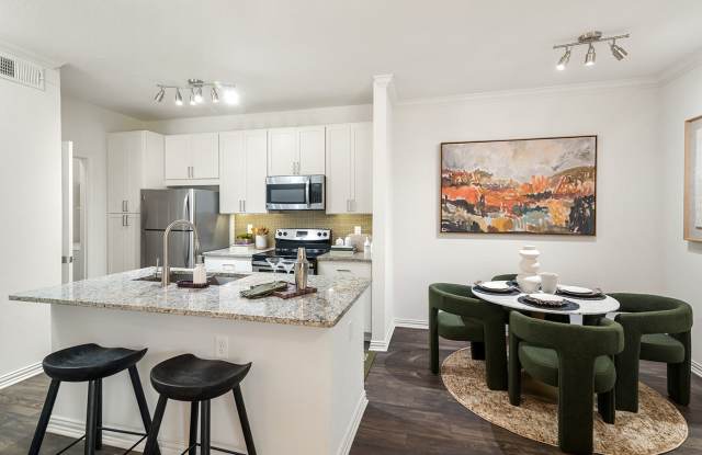 Cortland MacArthur photos photos