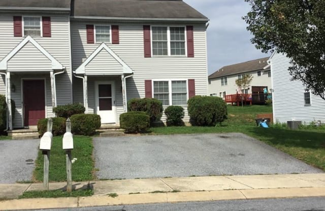 204 ELMSHIRE DRIVE - 204 Elmshire Drive, Lancaster County, PA 17603