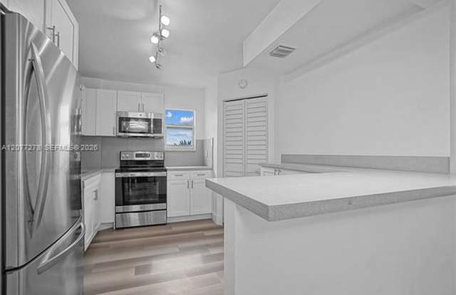 9273 Collins Ave cu-309, Surfside, FL 33154 Gallery 4