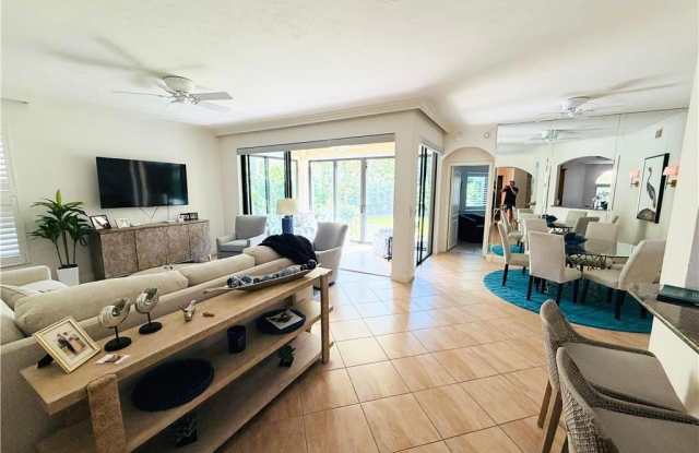 7056 Pelican Bay Blvd Gallery 3
