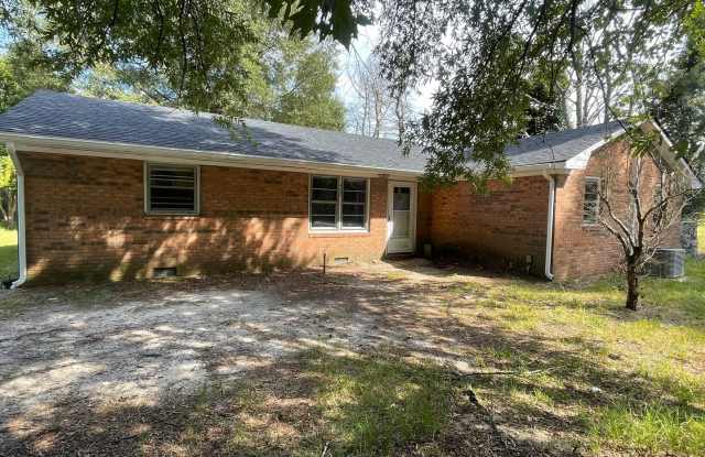 4 BED, 2 BATH LOCATED IN BISCOE! photos photos