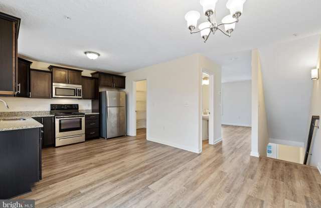 442 CADBURY DR Gallery 3