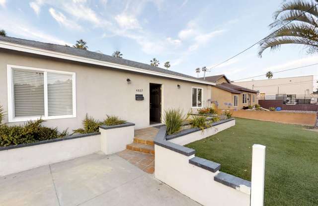 BIG House! Spacious bedrooms! Garage and Driveway Parking! Gallery 4