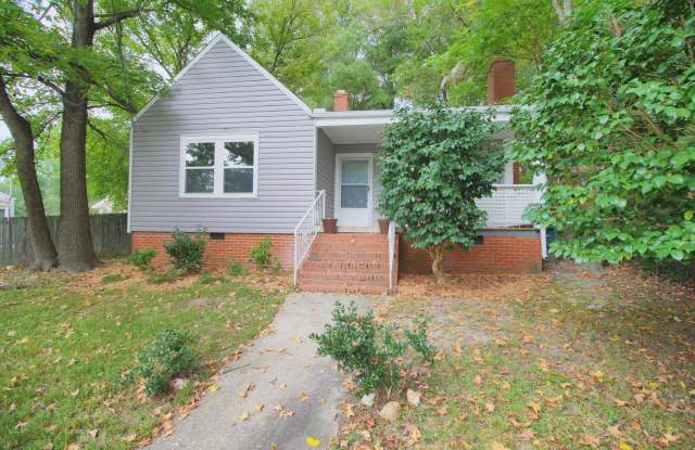 Charming 2 Bed 1 Bath Home With Fenced In Backyard In The Heart Of Durham!! photos photos