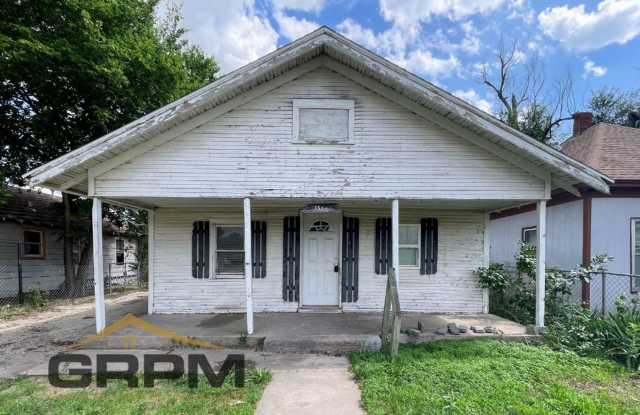 Spacious 2-Bed 1-Bath House photos photos