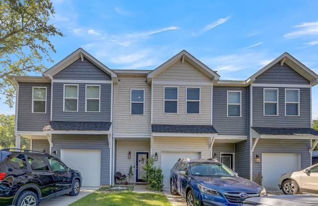 Gorgeous West Ashley Town home! Gallery 4